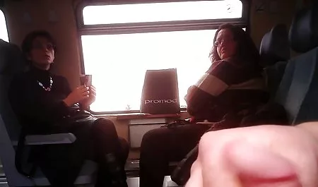 Блондинка дружина беручи чорний Дік красиве порно на яхті