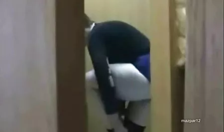 Дружинам потрібно звернути увагу. Табу, якісне красиве порно мастурбує